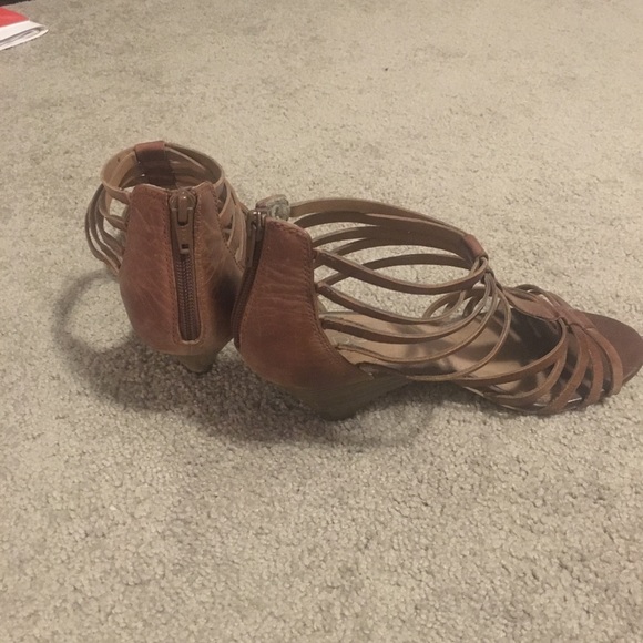 Aldo Strappy Sandals - Picture 3 of 4